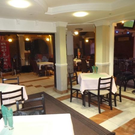 Motel Zoka Dvorovi Bagian luar foto