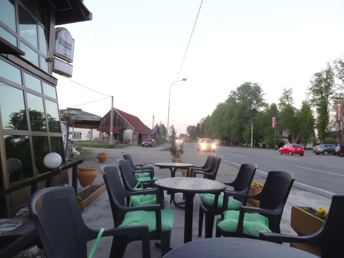 Motel Zoka Dvorovi Bagian luar foto