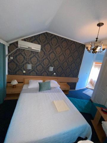 Motel Zoka Dvorovi Bagian luar foto
